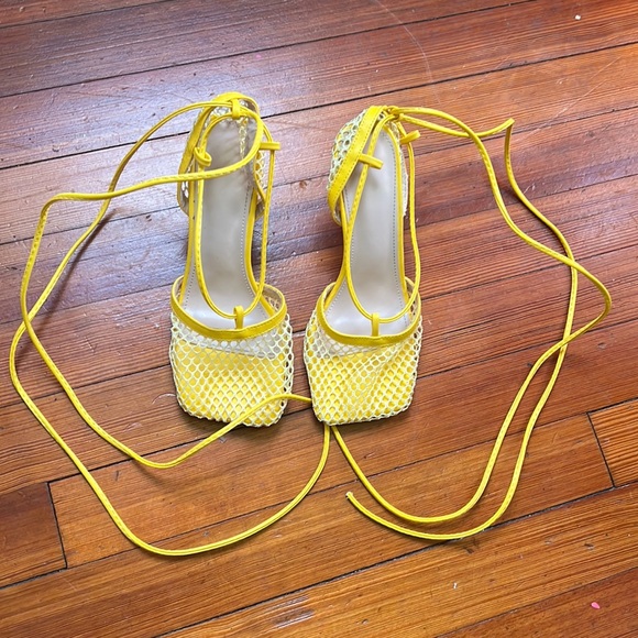 Yellow Heels - Picture 5 of 7